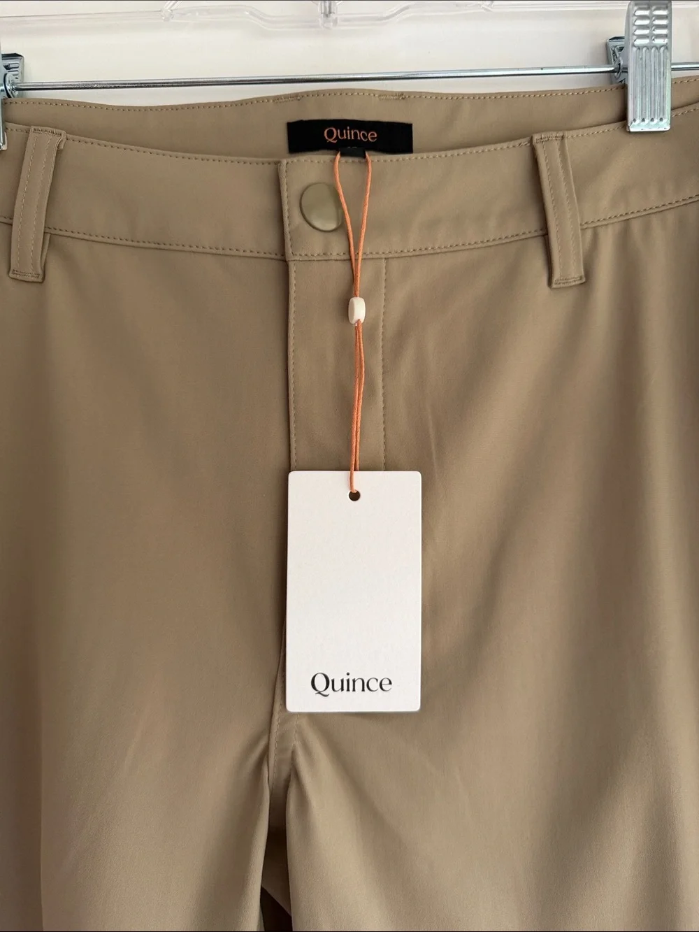 New Quince Men’s ProTech Golf Shorts 9” Sand Dune Tan Khaki size 32 preppy